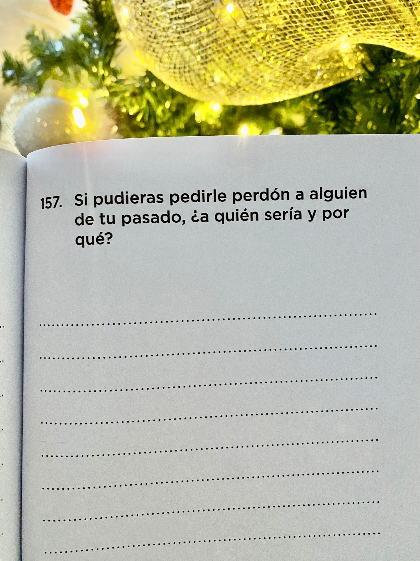 Garden box con libro "Mamá, honrando tu vida a través de tu historia"
